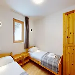 Amazing With Parking Apartman